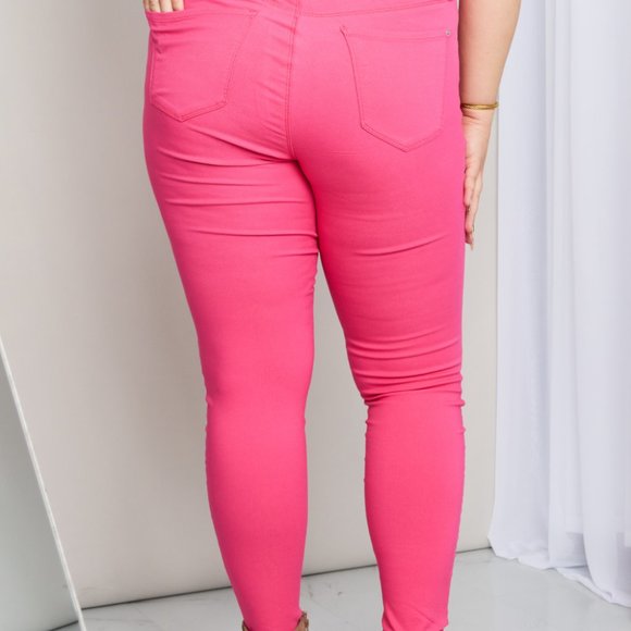 YMI Jeanswear Kate Hyper-Stretch Full Size Mid-Rise Skinny Jeans in Fiery Coral - Picture 8 of 9